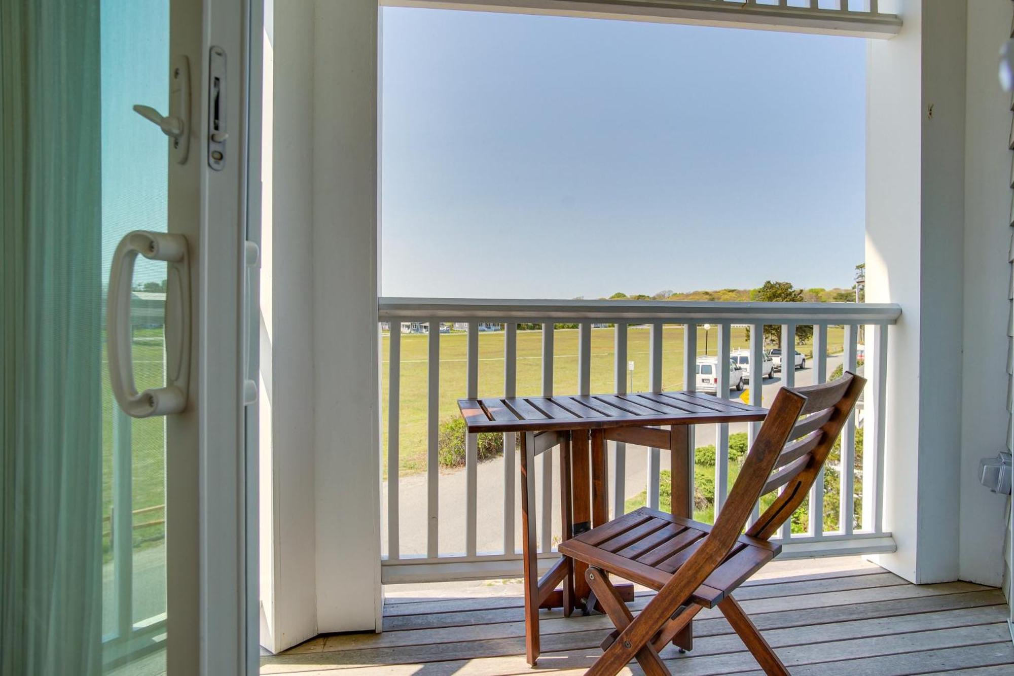 Breezy Oak Bluffs Condo - Steps To Inkwell Beach! Buitenkant foto